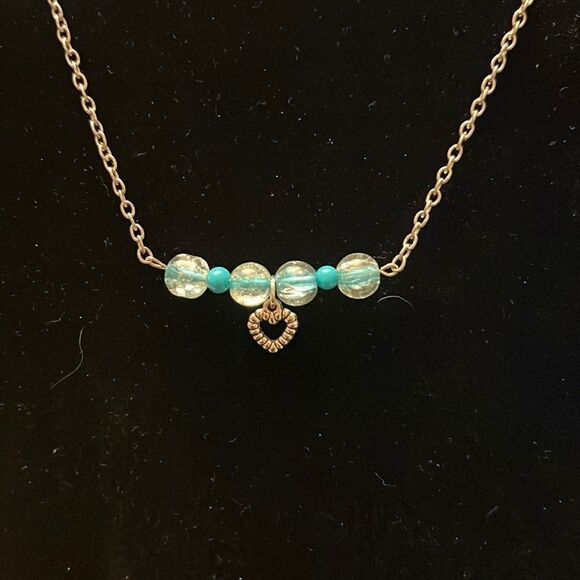 โจ Handcrafted Glass Bead Necklace on Silver-Tone Chain โจ - Picture 1 of 3